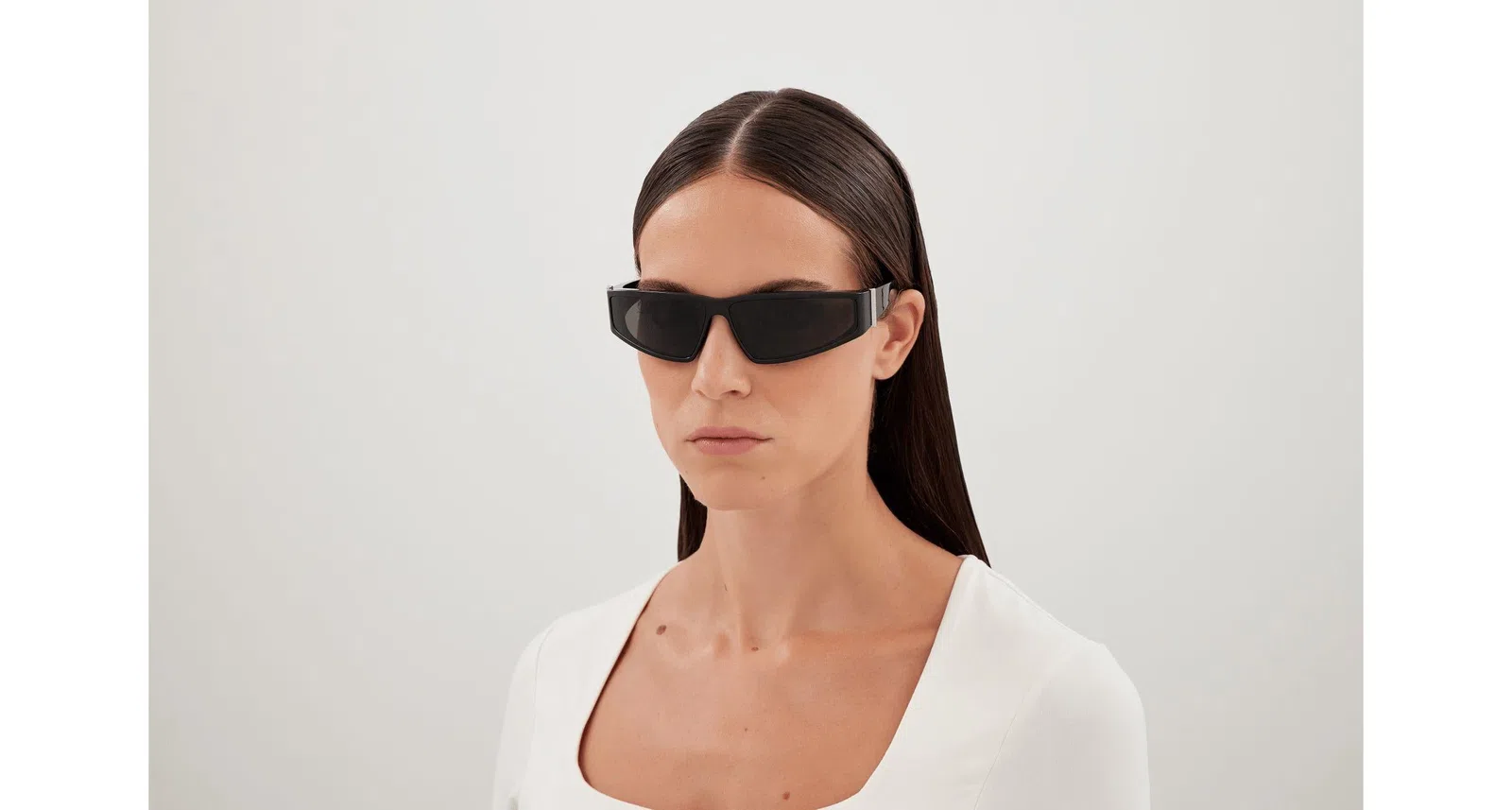 Alexander McQueen AM0490S Sunglasses - view 5